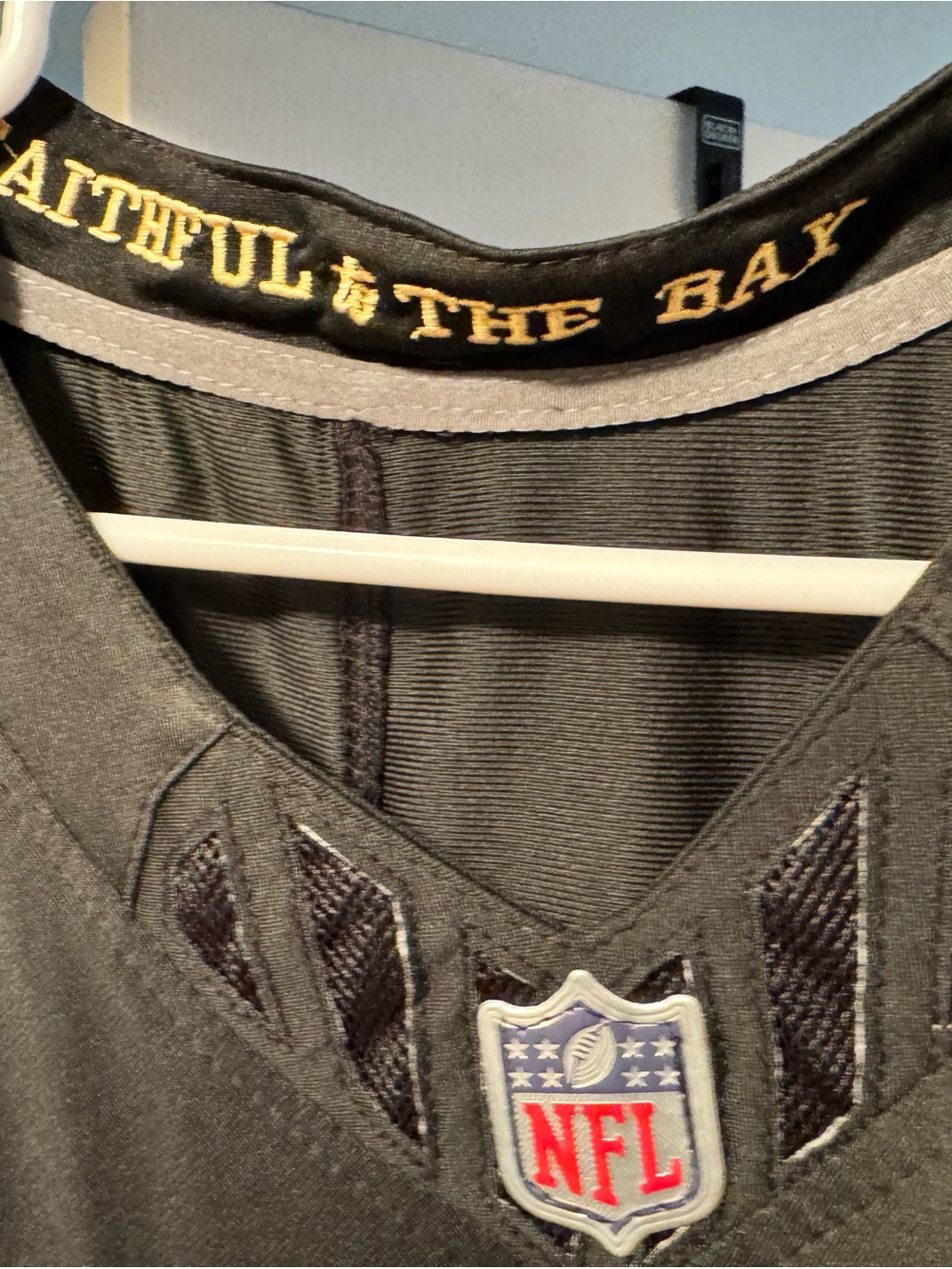 Nike Men’s On-Field NFL Jacket in Black and Red - Picture 8 of 10